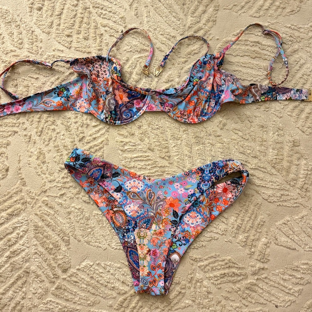 Kulani Kinis Bikini Set